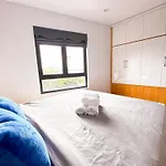 Oikia Westlake Apartment