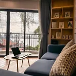 Oikia Westlake Apartment